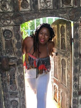 Meet your Posher, LaTina